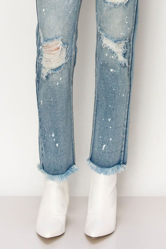 HIGH RISE DISTRESSED STRAIGHT WITH FRAY HEM JEANS